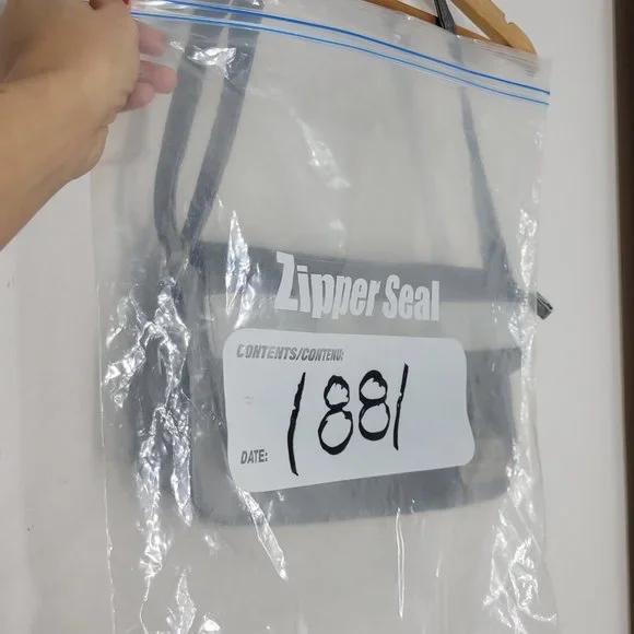 Matis Paris Women's Gray Adjustable Beauty Expert Little Purse Bag Pockets - Picture 12 of 12